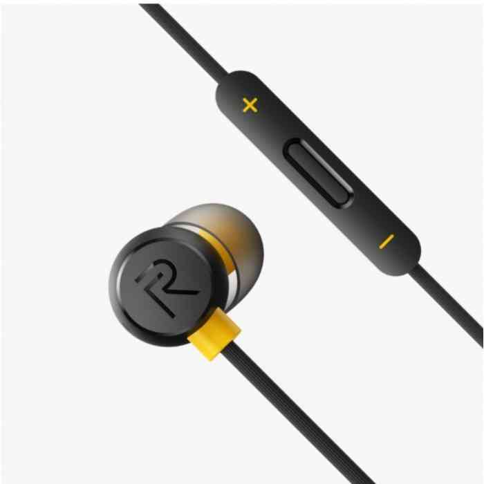 realme earbuds under 700