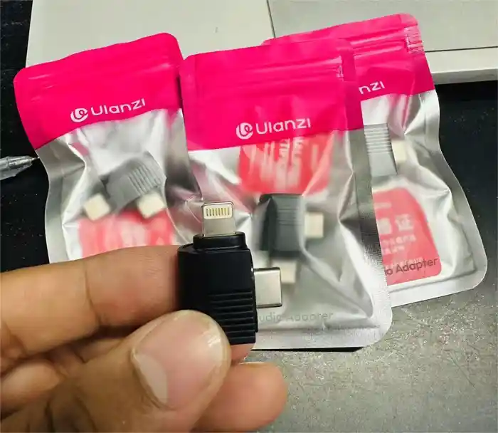 Ulanzi Type C to Lighting Adapter for A100 microphone