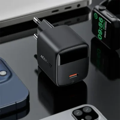 ACEFAST A115 PD 30W Gan Adapter With Display - Image 2